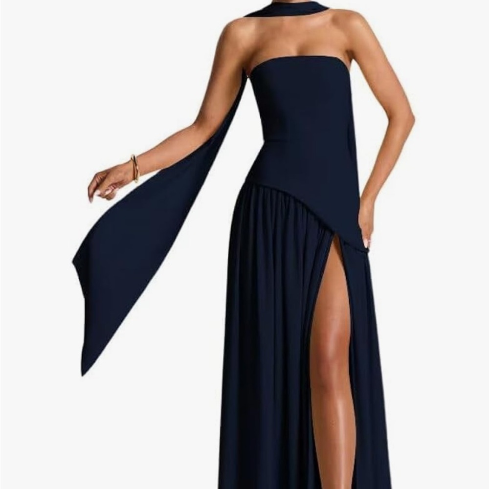 Elegant Navy Blue Strapless Evening Gown